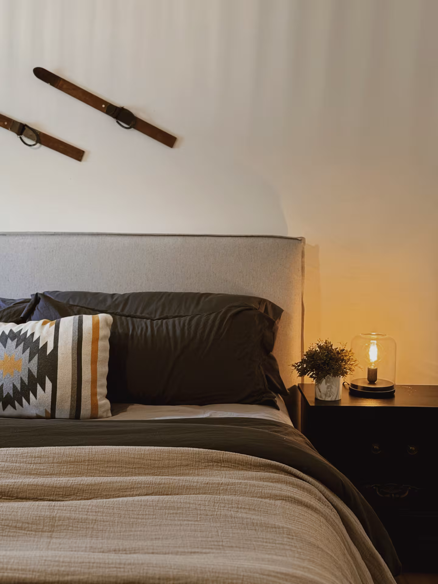 Chambre principale lit King Laroche Lodge Mont-Tremblant